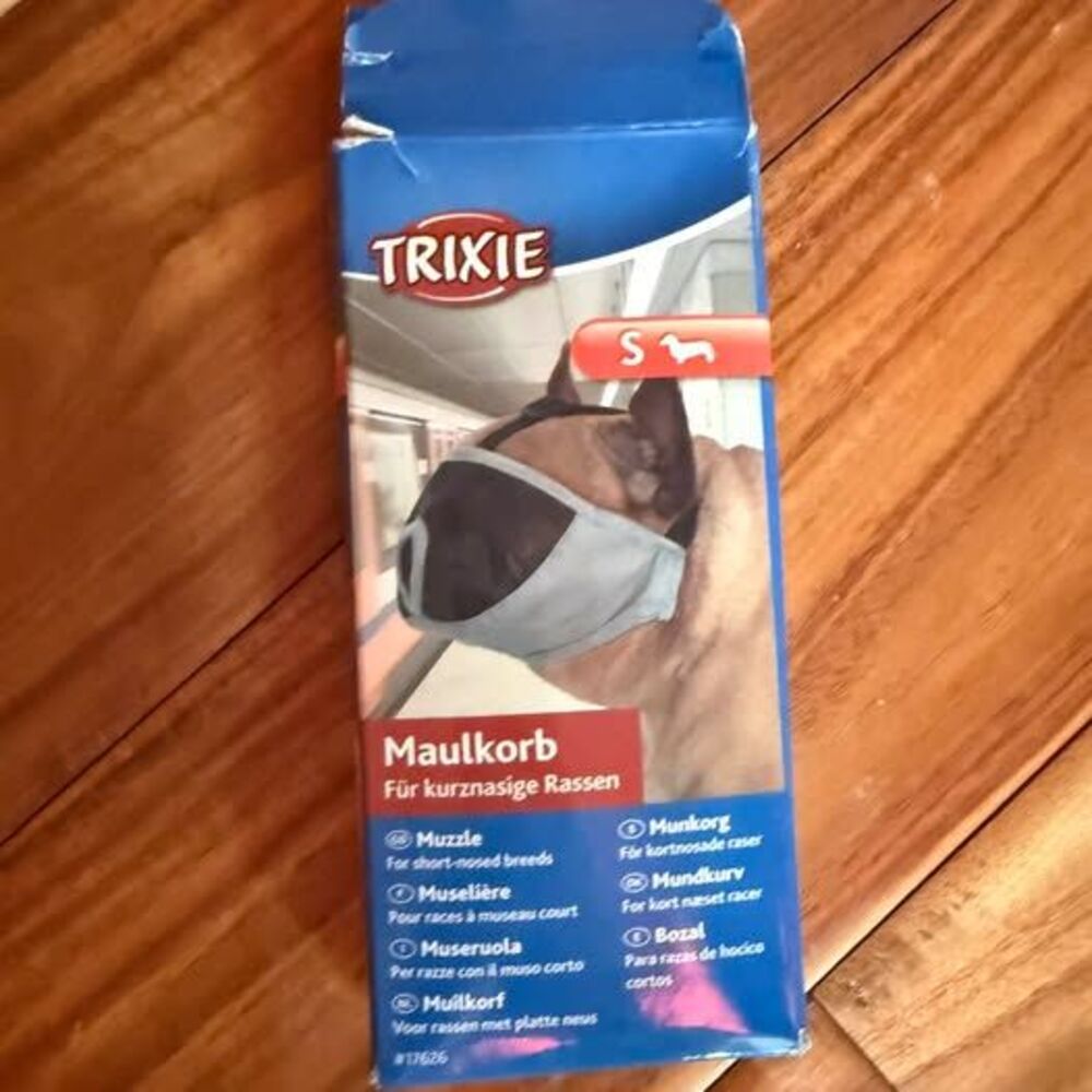 TRIXIE Muzzle for Short-Nosed Breeds